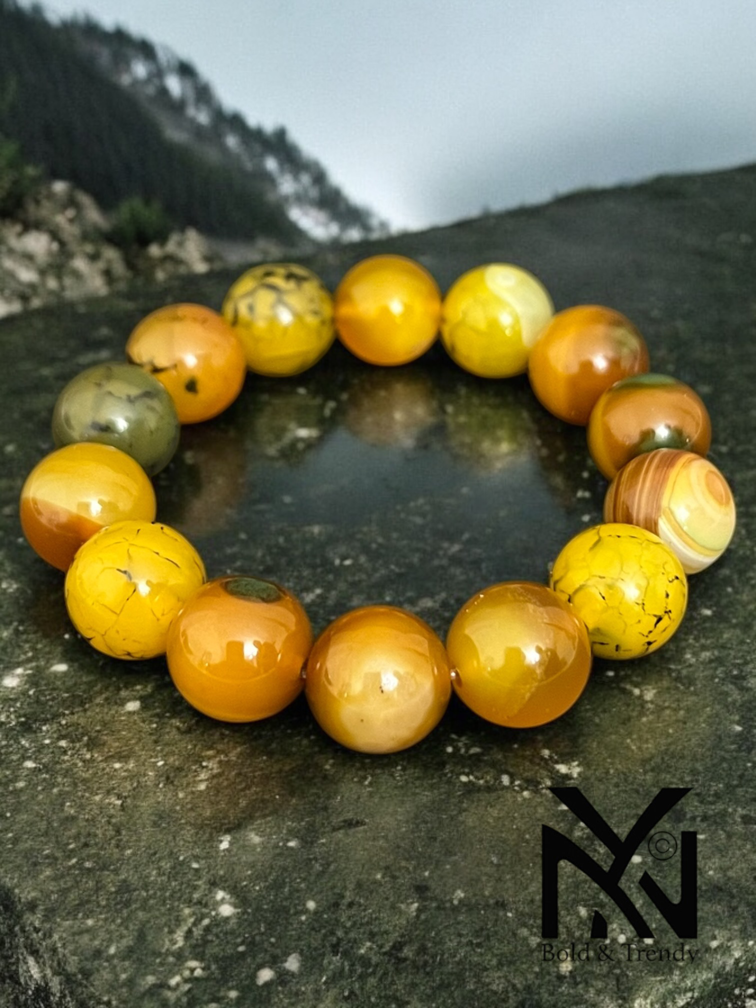 Mystère Botswana bracelet featuring bold Botswana agate stones